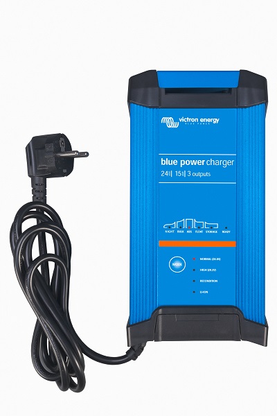 Chytrá nabíječka až 3ks baterií Victron Energy BlueSmart 12V/30A (3) IP22
